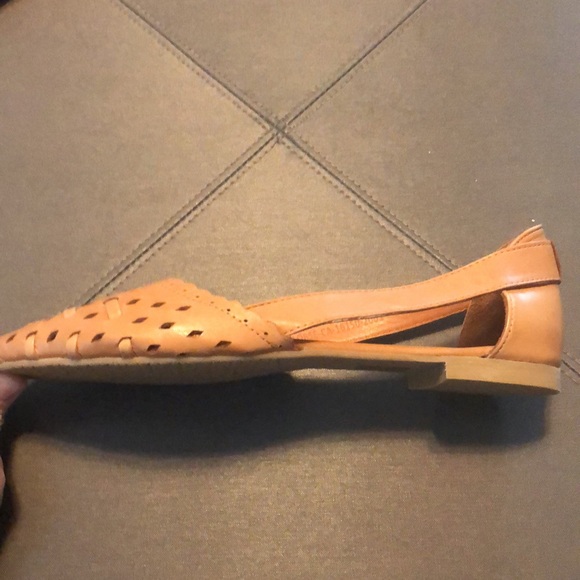 These are the cutest little slip ons! Soft, stylish, and made by Spring Step! - Picture 5 of 7